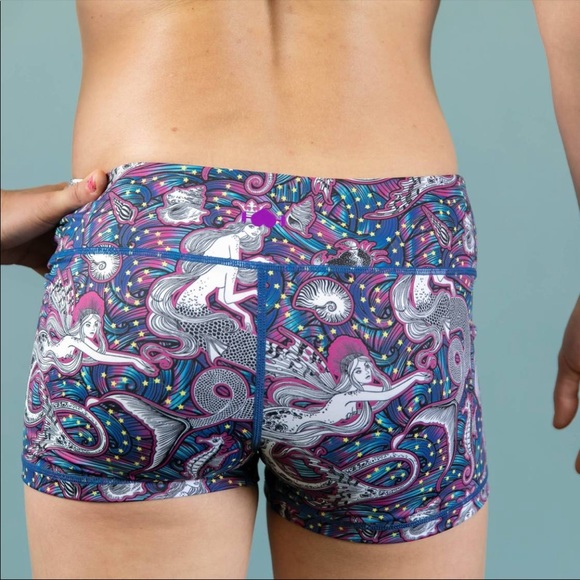 WodBottom Pants - NWT Shell-a-bration 3.25” WodBottom Shorties